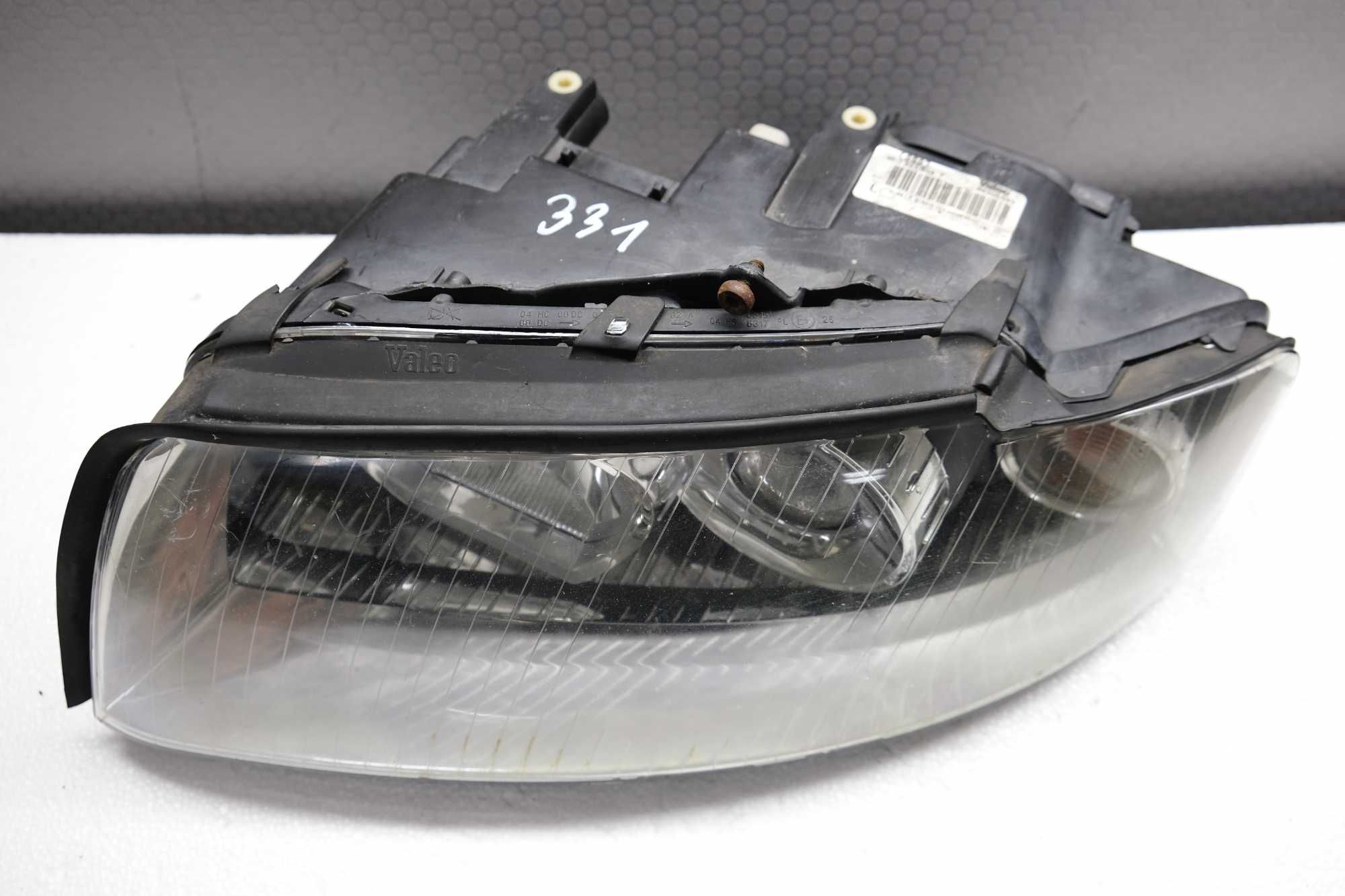 Lampa lewy przód Audi A4 B6