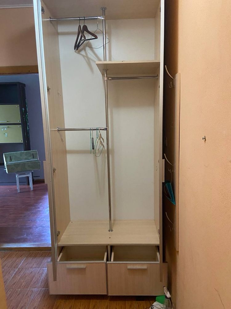 Шафа з якісних матеріалів 2,4*1 м