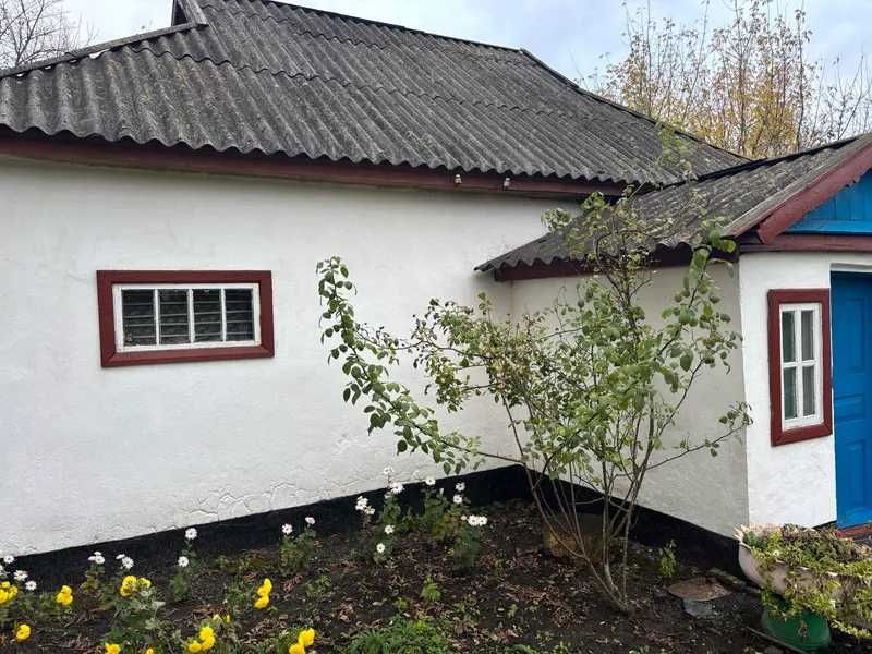 ПРОДАЖ -Група інвентарних об’єктів будинку ветеранів, площею 247,4 м2