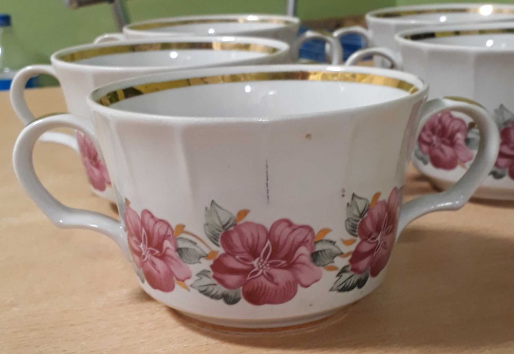 Фаянсовые бульённицы