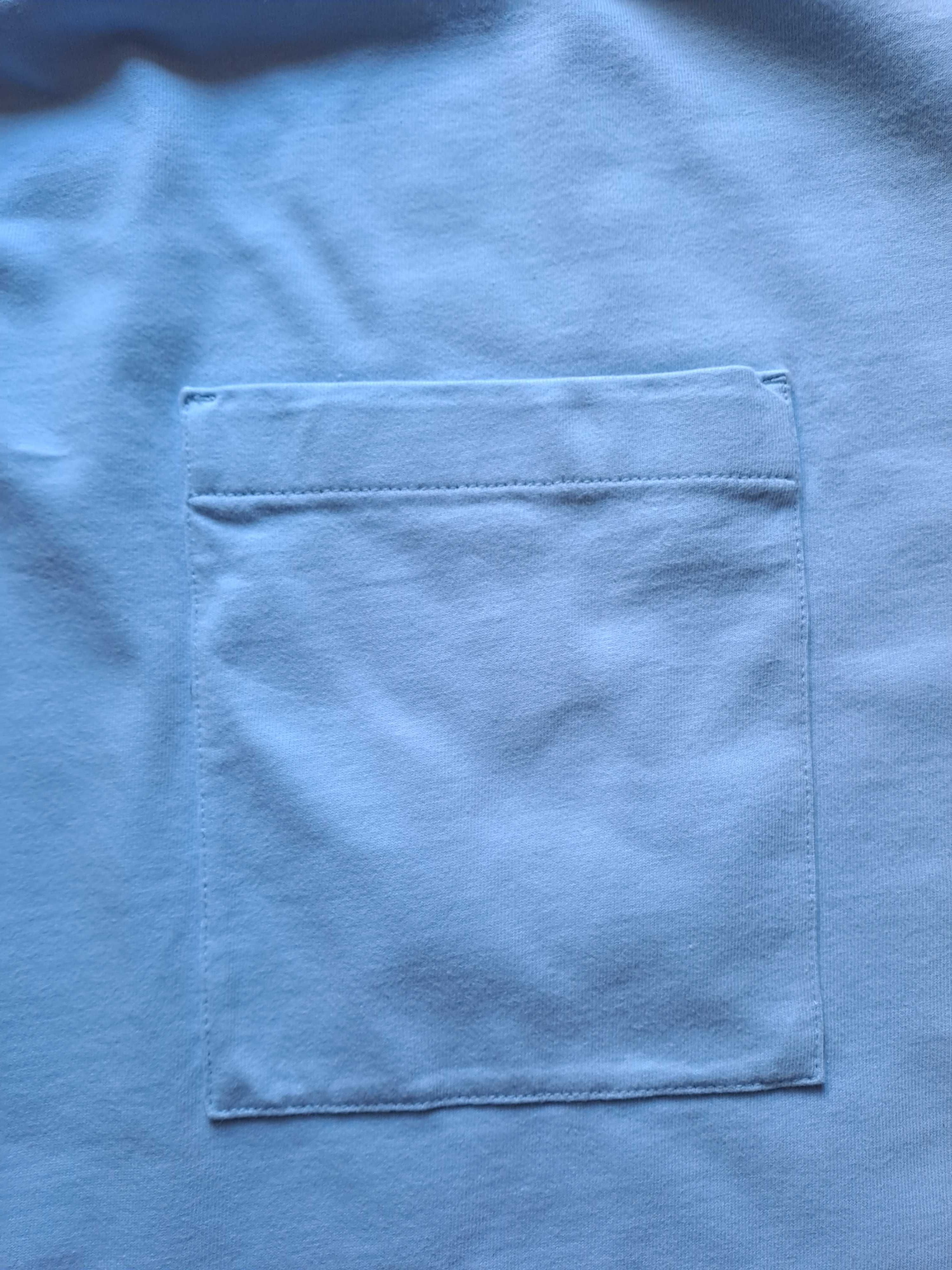 T-shirt COS jasnoniebieski z kieszonką