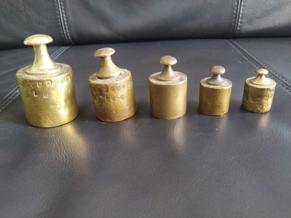 Conjunto pesos antigos de balança aferidos e certificados. 1 Kg a 1 ha