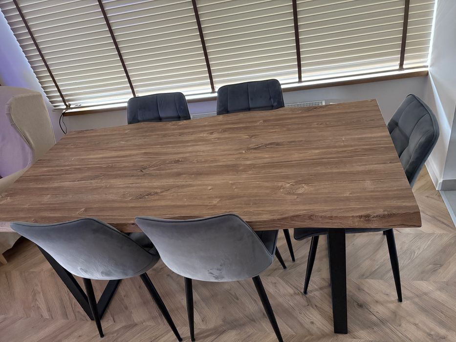 Stół do salonu z 6 krzesłami