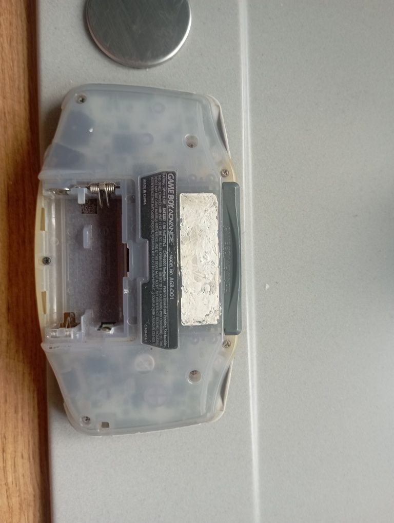 Sprzedam GameBoy Advance. Model: AGB-001.