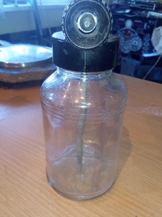 Stary bajer do malowania ścian natryskowo