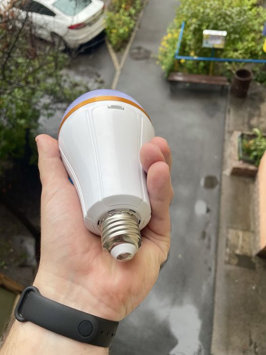 ОЧІКУЄТЬСЯ ПОСТАВКА, Акумуляторна лампа 30 W, з трьома акумуляторами