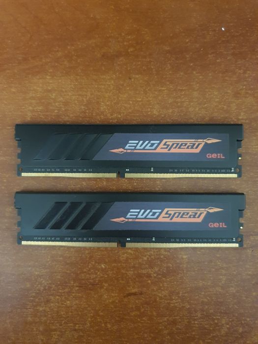 Продам память комплект DDR4 Geil 2х8 Гб 3000Мгц