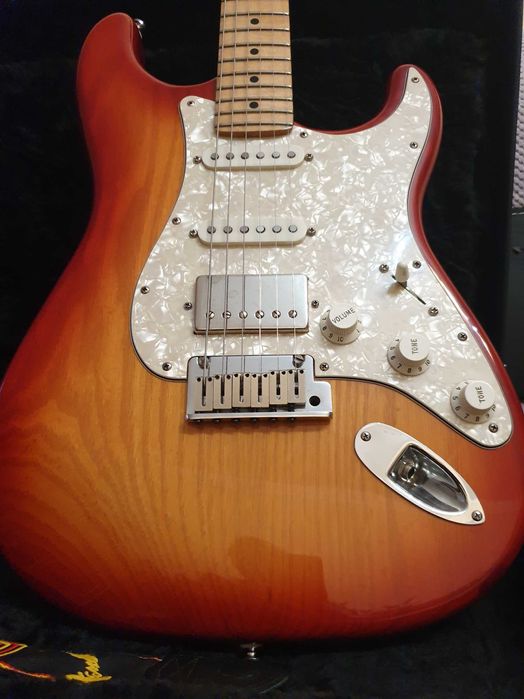 Fender Stratocaster  USA wraz z futerałem walizkowym