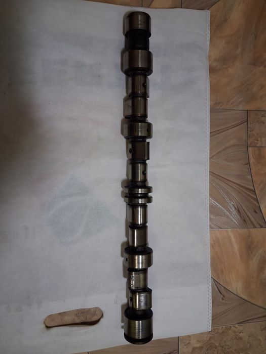 Продам ГБЦ ланос 1.5 8кл + распредвал (под ремонт )