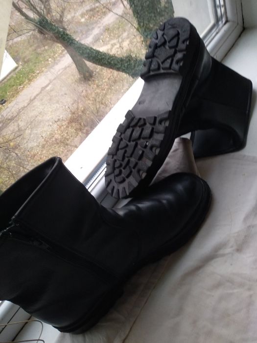 Чоботи утеплені в гарному стані