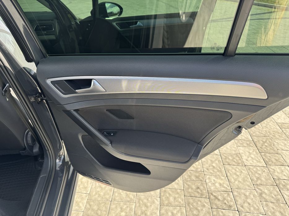 Volkswagen Golf VII