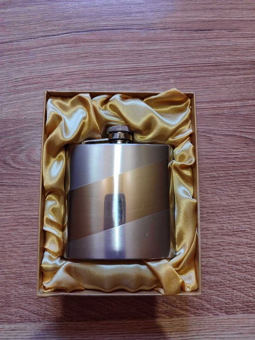 Piersiówka Dan Barmore