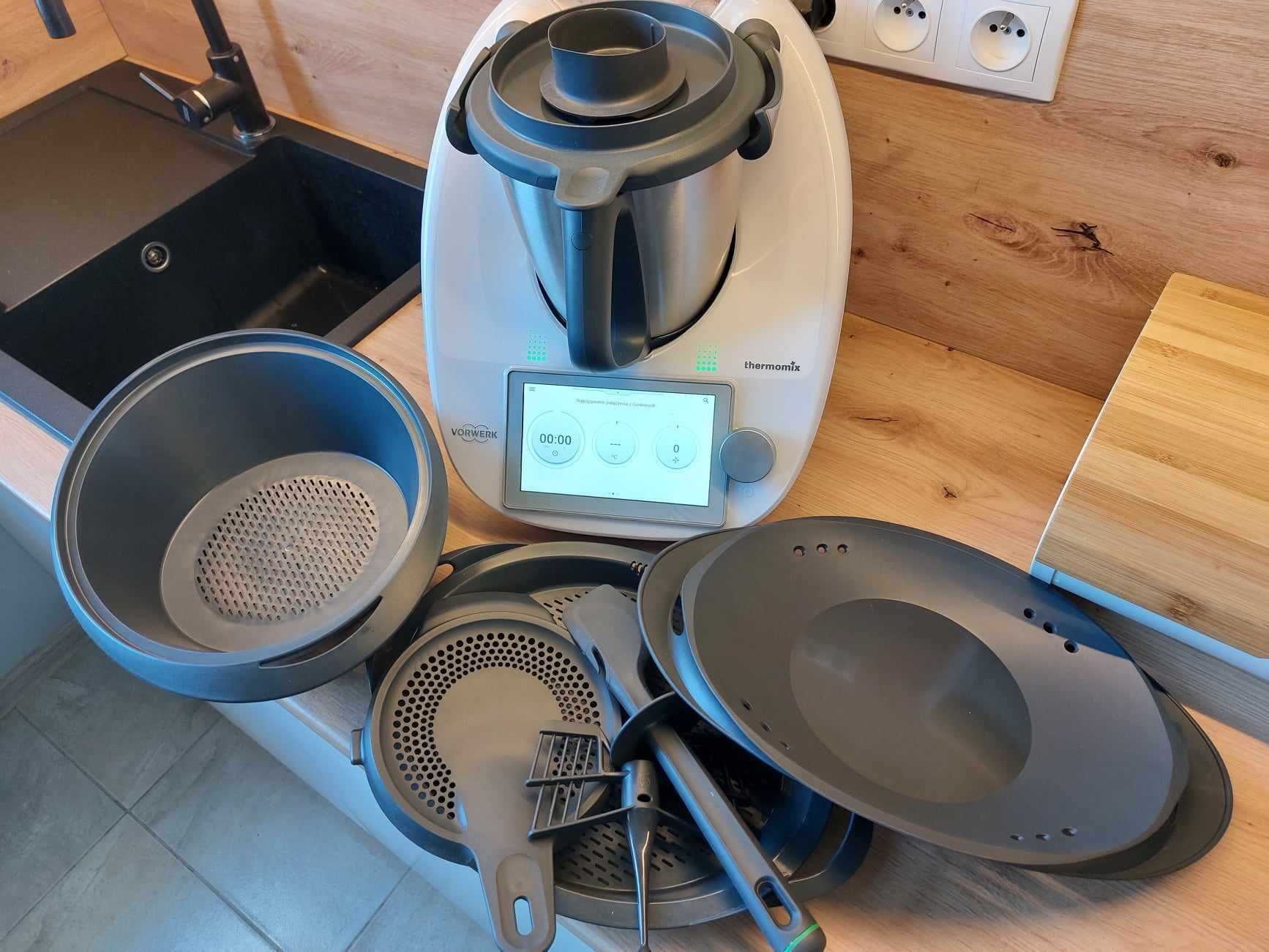 Thermomix TM6 z nakładką krojącą :)