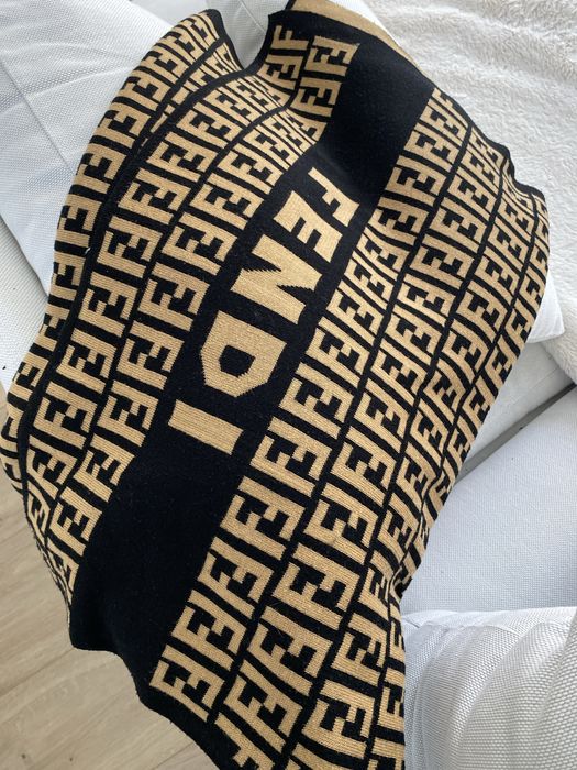 Szal Fendi carmelowy czarny