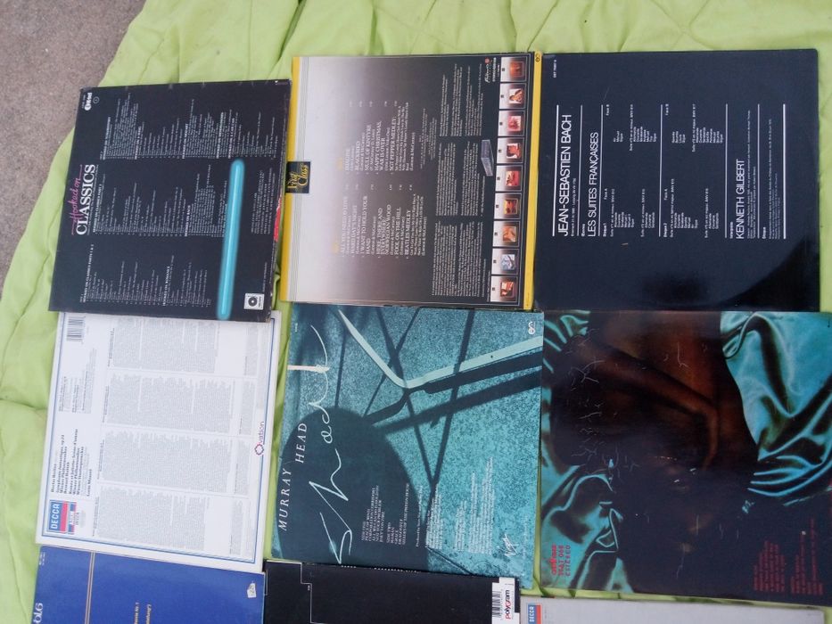 12 discos incluindo Carmima Burana