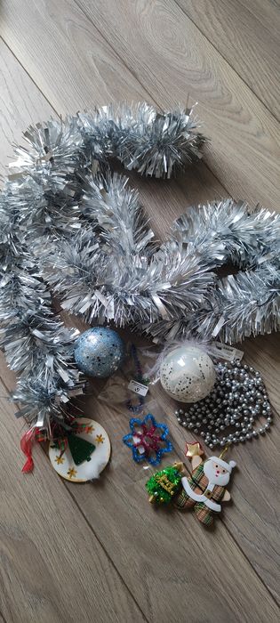 Zestaw ozdób świątecznych