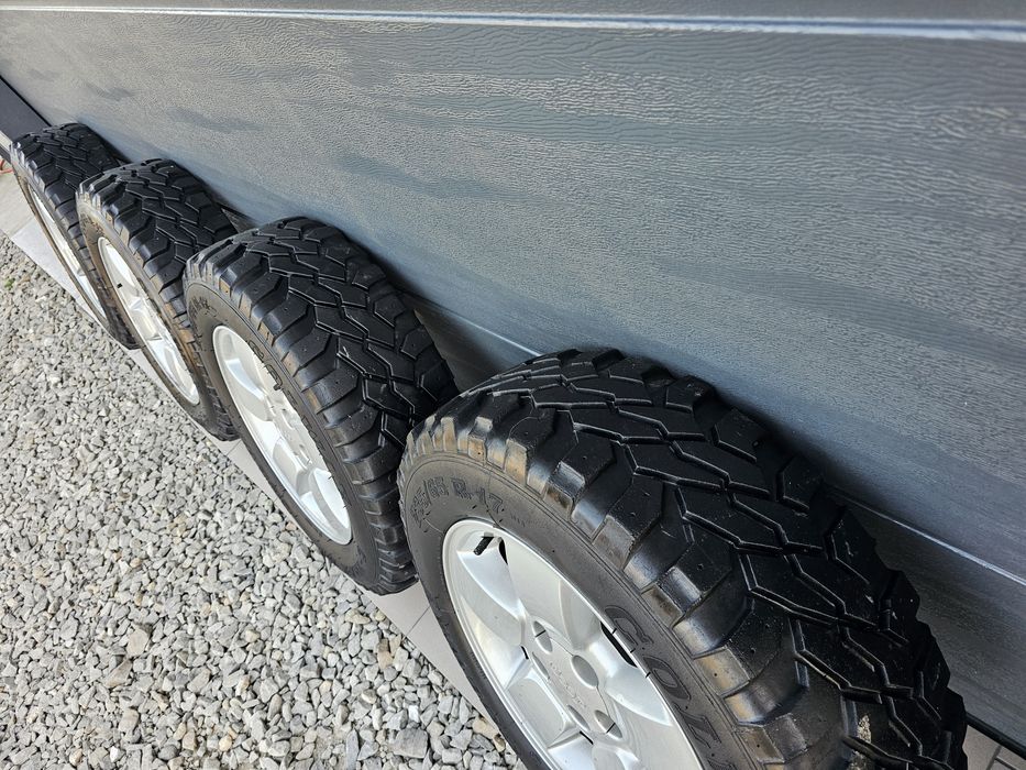 Alufelgi 17" JEEP Grand Cherokee 5x127 z Oponami 235 65 R17 Koła