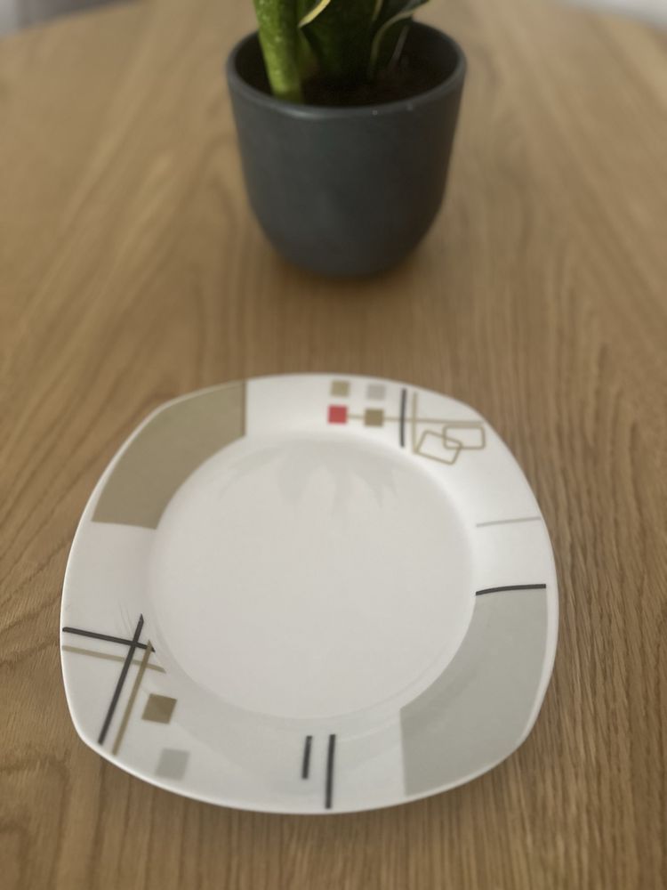 Conjunto de pratos + saladeira