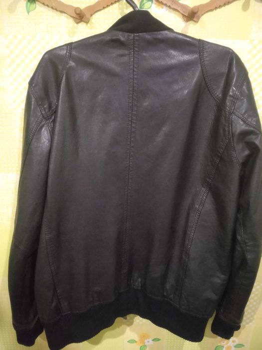 Продам мужскую кожаную куртку Пилот