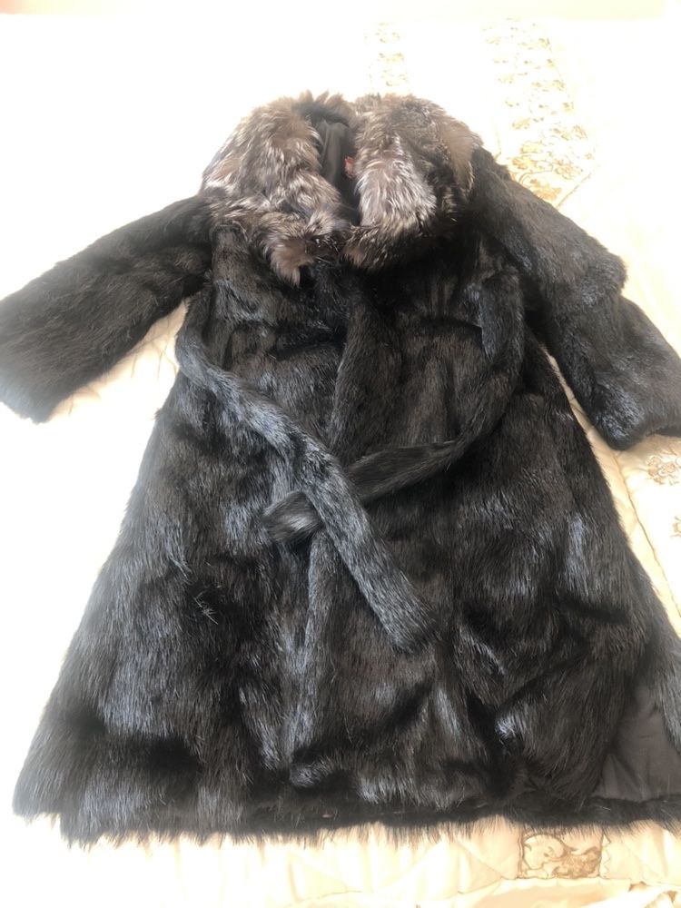 Продам шубу з нутрії