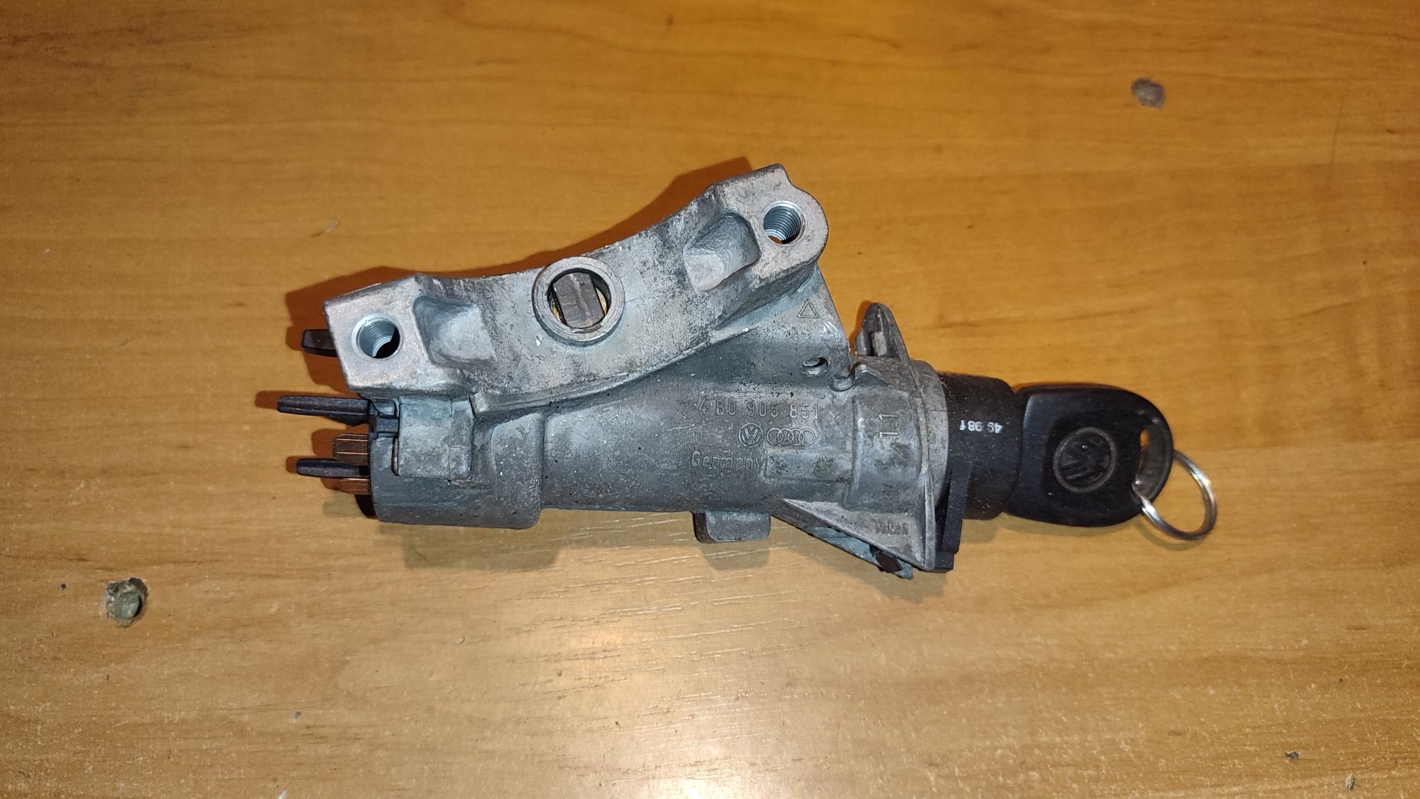 Audi a3 8L a4 B5 A6 C5 Passat B5 Ibiza III stacyjka 4B0.905.851 /B/C