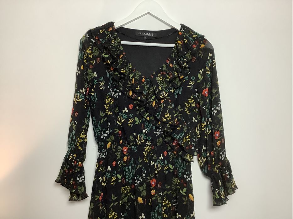 Czarna długa zwiewna sukienka w kwiaty top secret 36