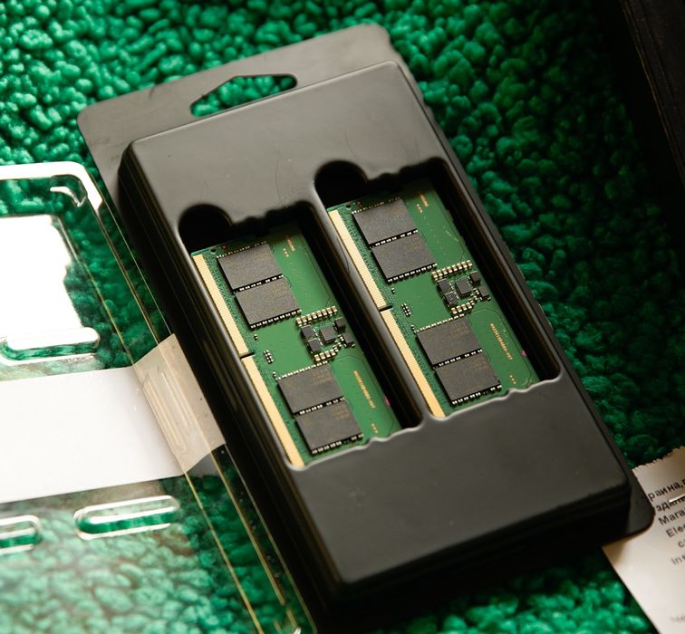 Оперативна пам'ять samsung dd5 16 gb/ 4880