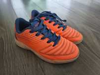 Buty sportowe do piłki nożnej