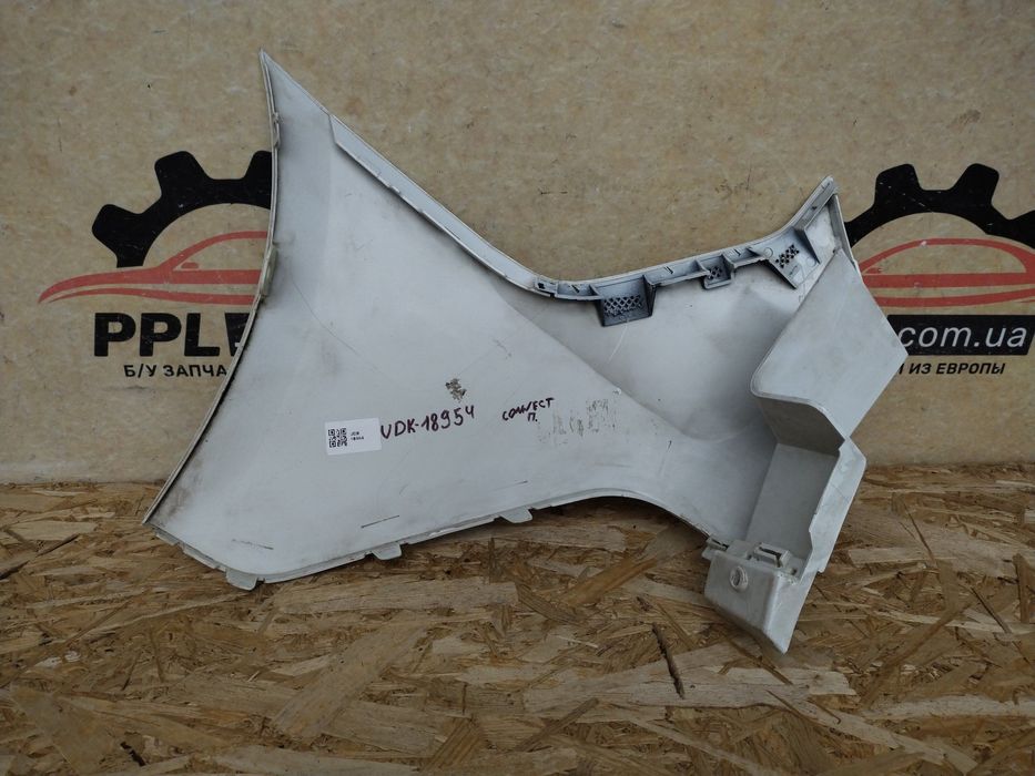 Ford Transit Connect 13- клык заднего бампера правый DT11-17926-B