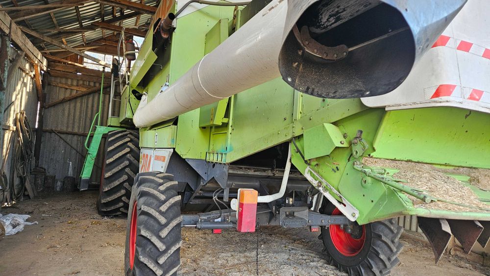 зернозбиральний комбайн CLAAS MEGA 204