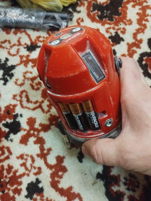 Лезерний рівень червоний мілтан miltan