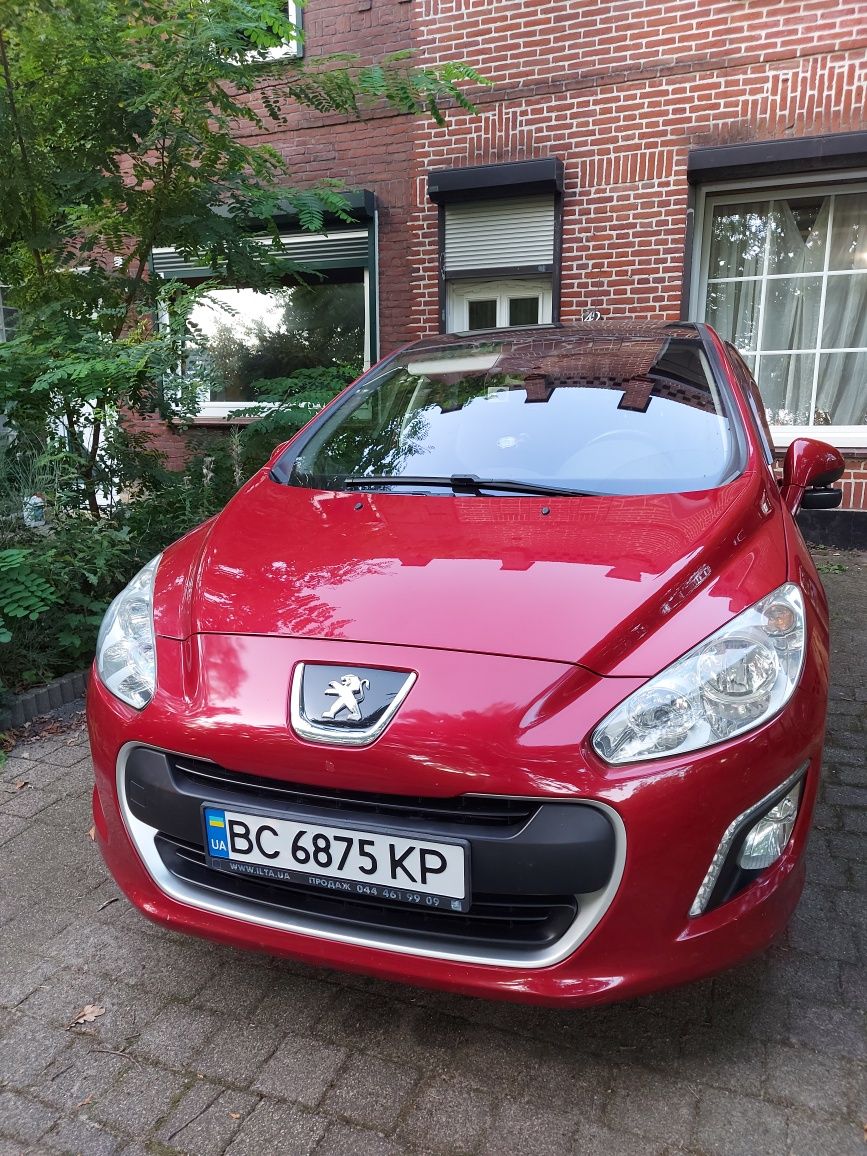 Продаю пежо Peugeot 308 автомобіль машигну Львів