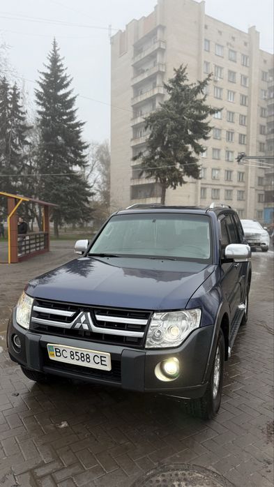 Mitsubishi Pajero Wagon 4