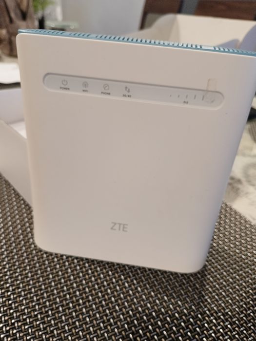 Router ZTE MF286D