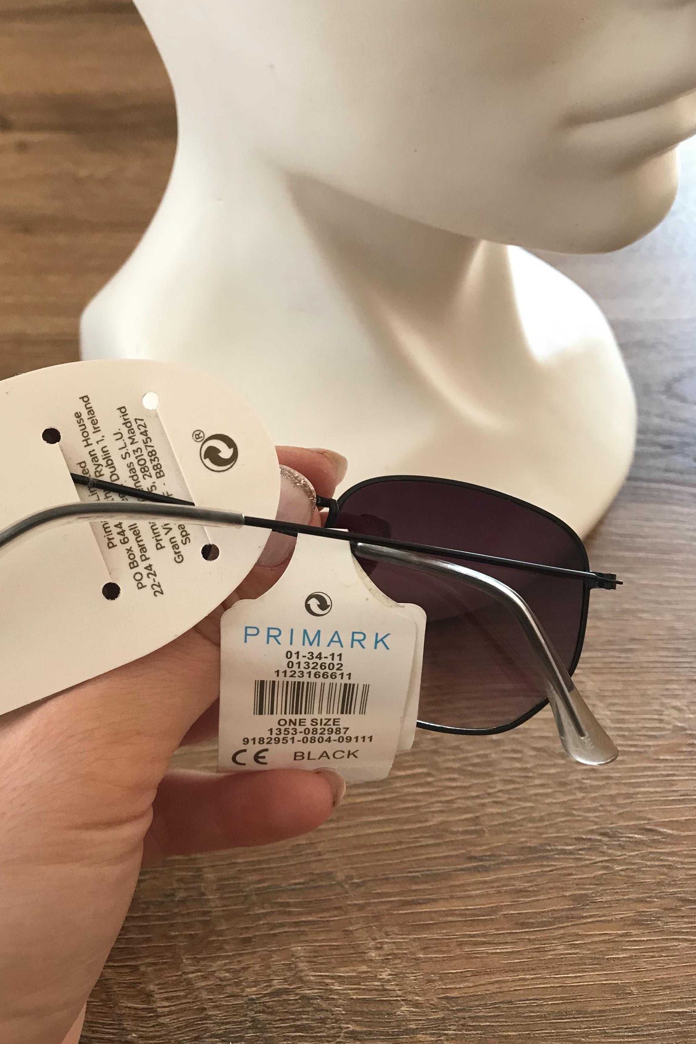 Czarne okulary przeciwsłoneczne Primark małe wady