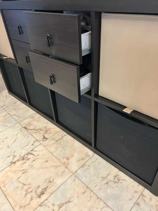 Estante preto-castanho Kallax Ikea com 4 gavetas 6 caixas de arrumação