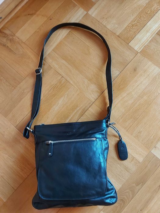 Piękna nowa czarna listonoszka, torebka na drugim pasku