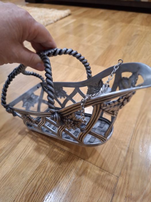 Suporte para garrafa em estanho