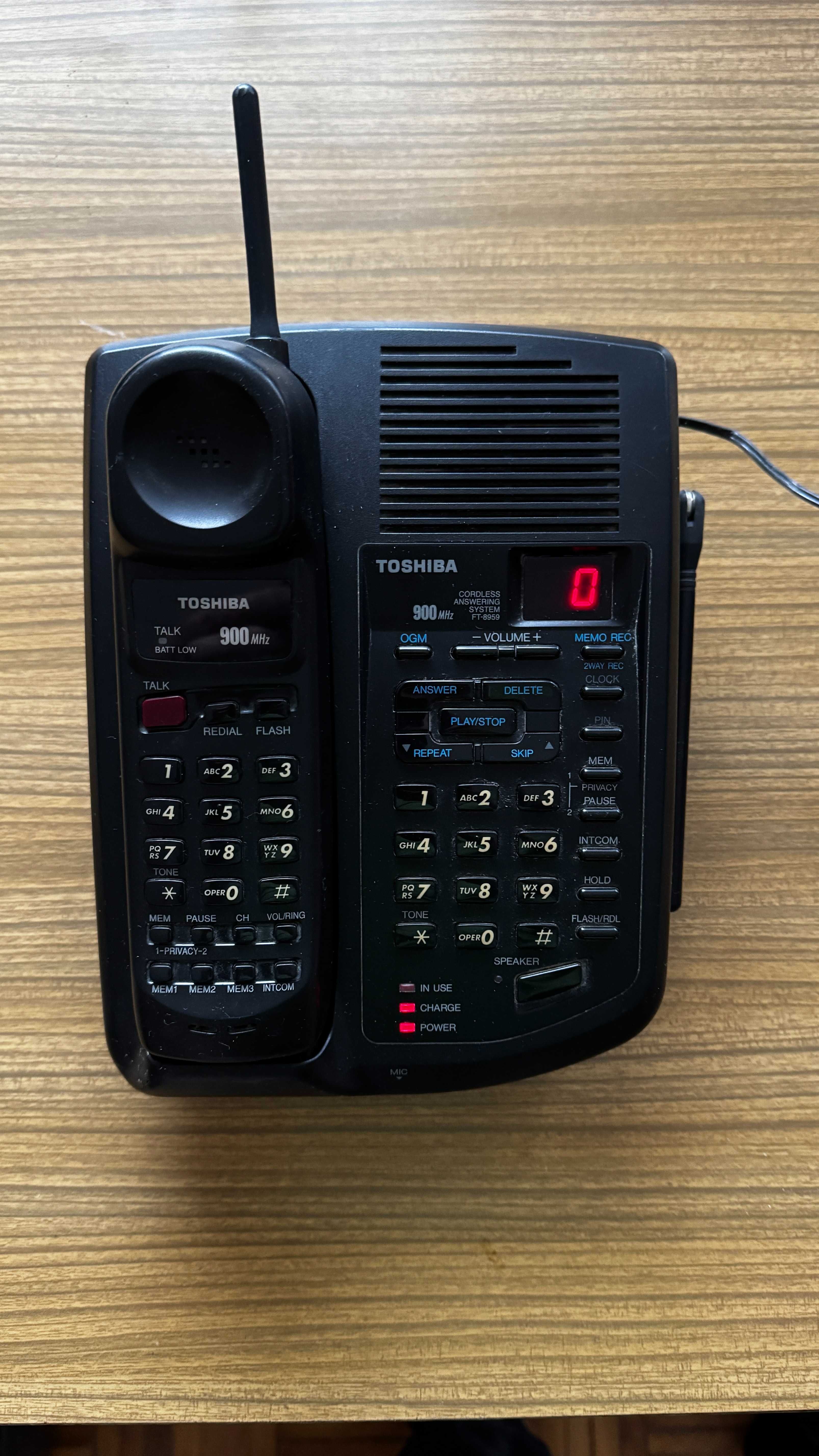 Telefon stacjonarny bezprzewodowy z sekretarką Toshiba FT-8959