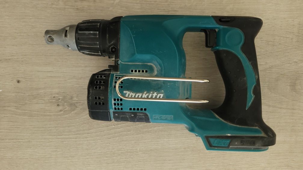 Makita dfs450 wkretarka karton gips.