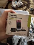 magnetyczna składana stacja ładująca 3 w 1 model A75