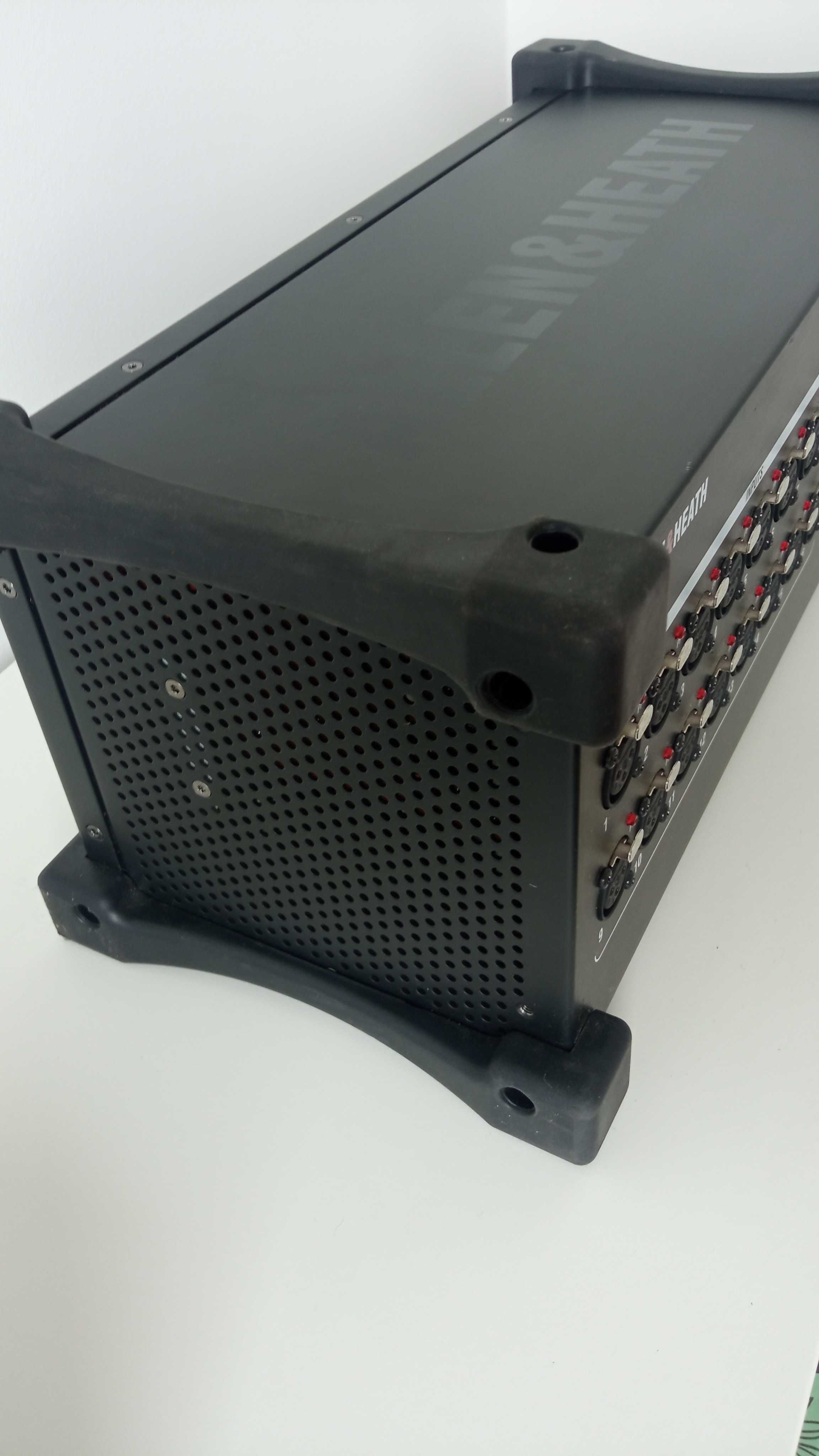 Rack jednostka rozszerzająca dla systemów dlive