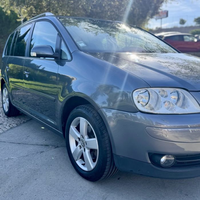 VW Touran 2.0 TDi DSG 7 Lugares Apenas 221 mil km