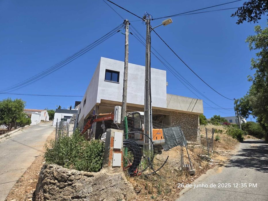 Moradia em construção preço chave na mão