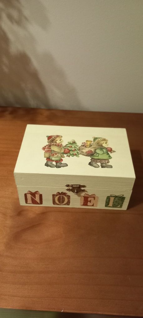 Caixa em madeira com motivos de Natal