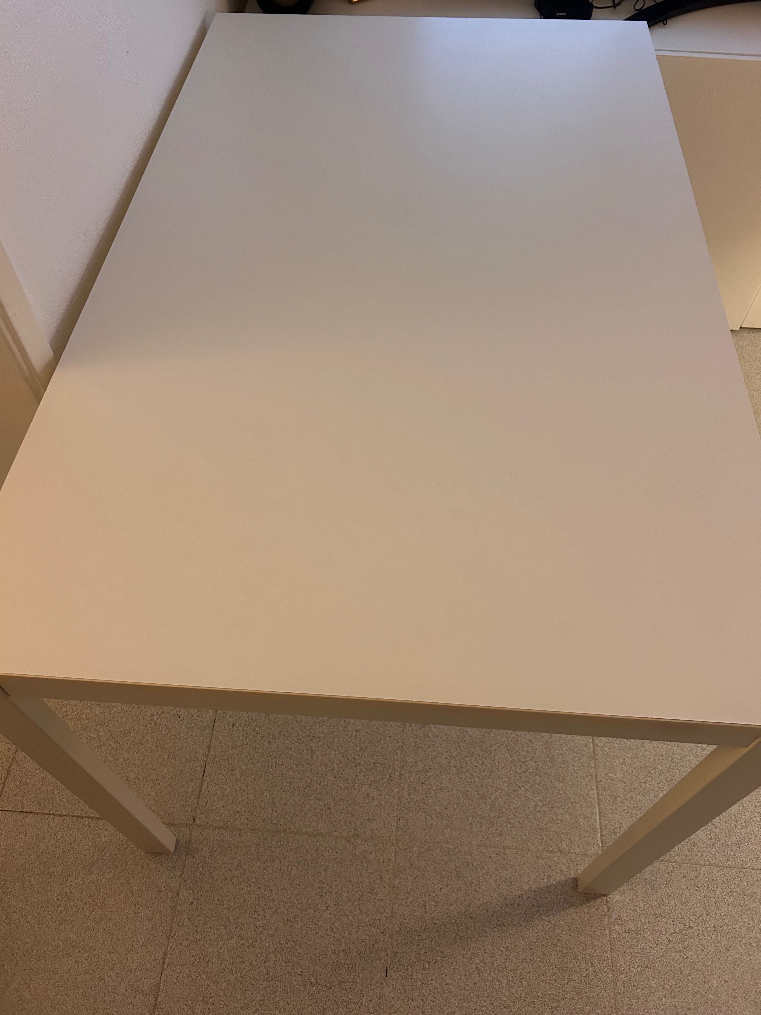 Mesa branca ikea