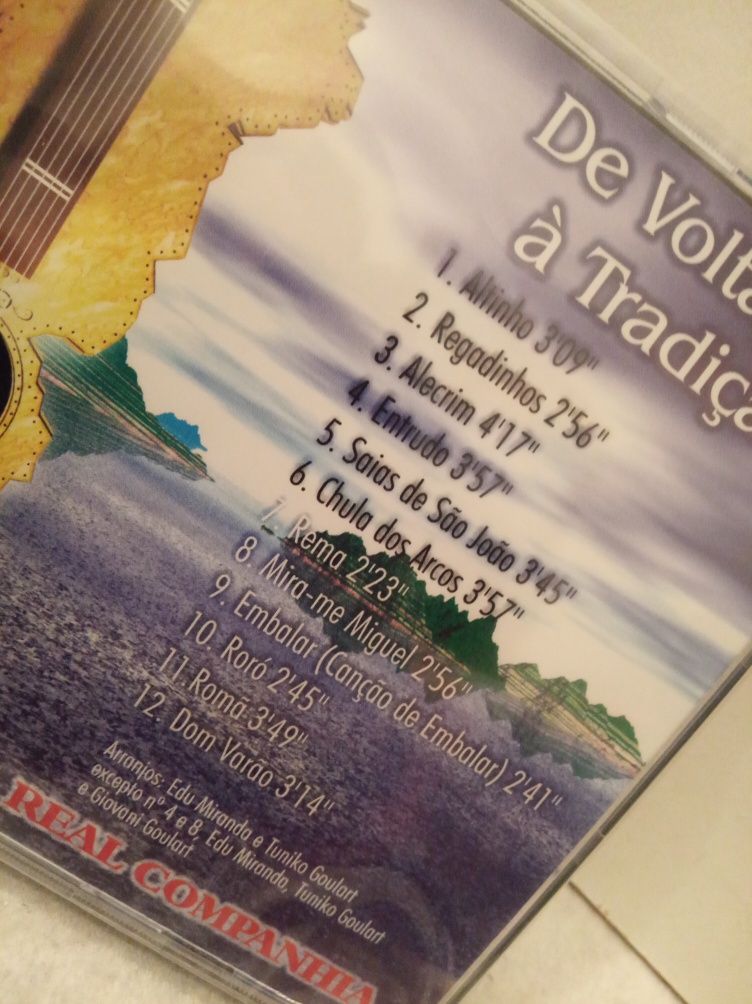 CD's - DE VOLTA À TRADIÇÃO ( vários iguais )