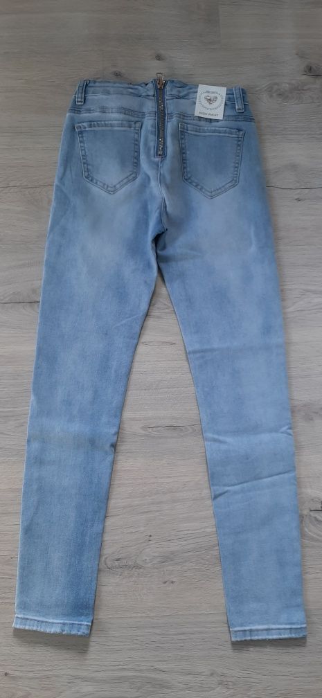 NOWE spodnie jeansowe z wysokim stanem rozmiar S