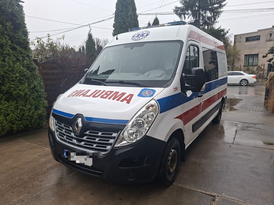 Master Karetka Ambulans Kamper  2.3dci 2017 l2h2 9 osób