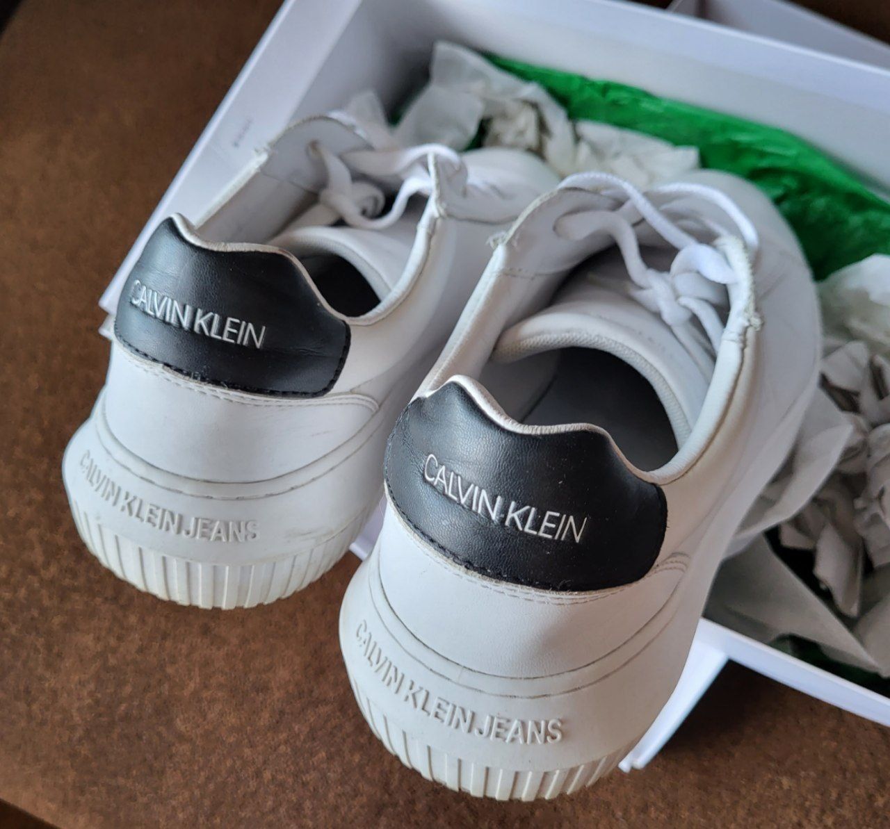 Кроссовки Calvin Klein Белые Кожаные в хорошем состоянии 41р